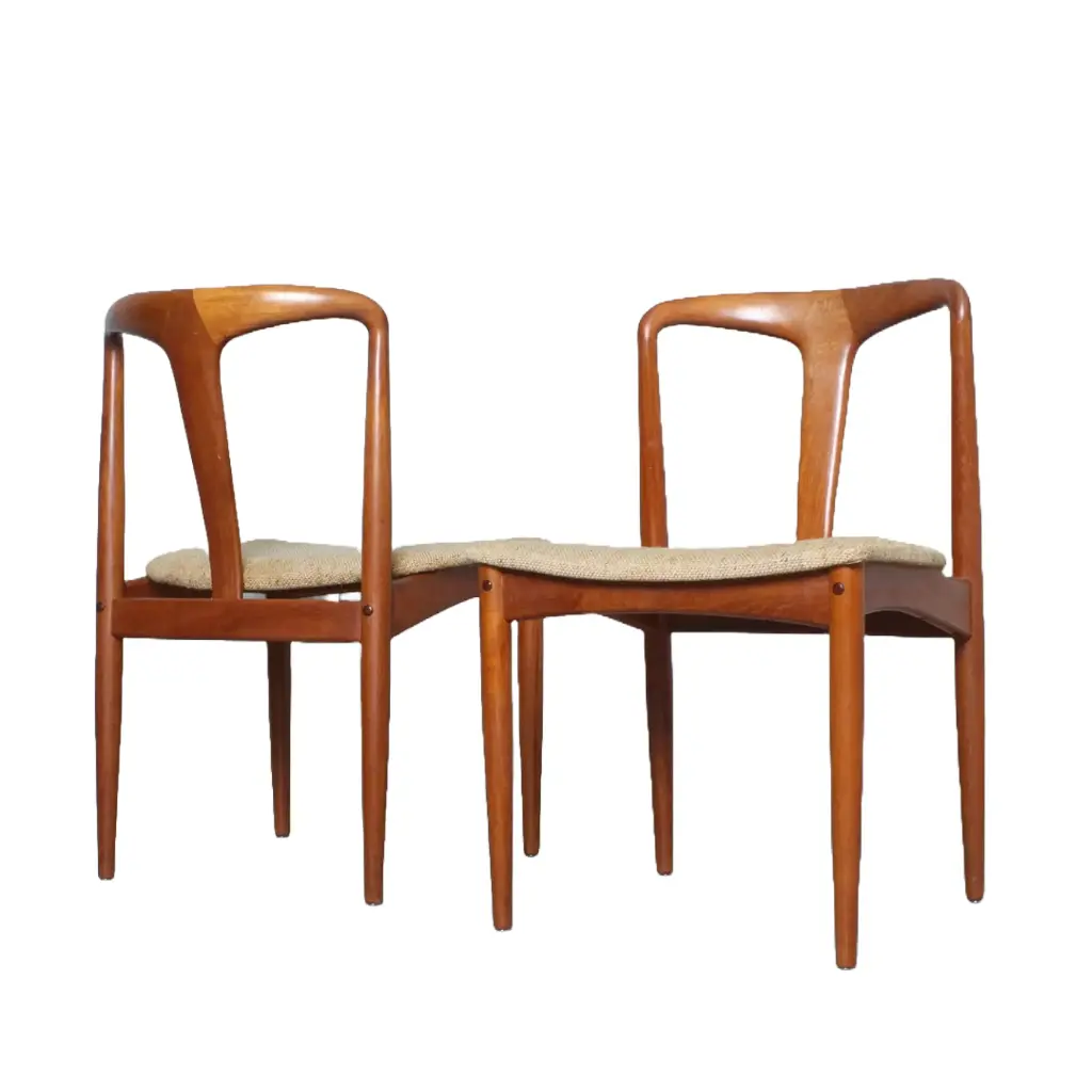 Set of 4 teak dining chairs model Juliane by Johannes Andersen for Uldum Mobel Frabrik 